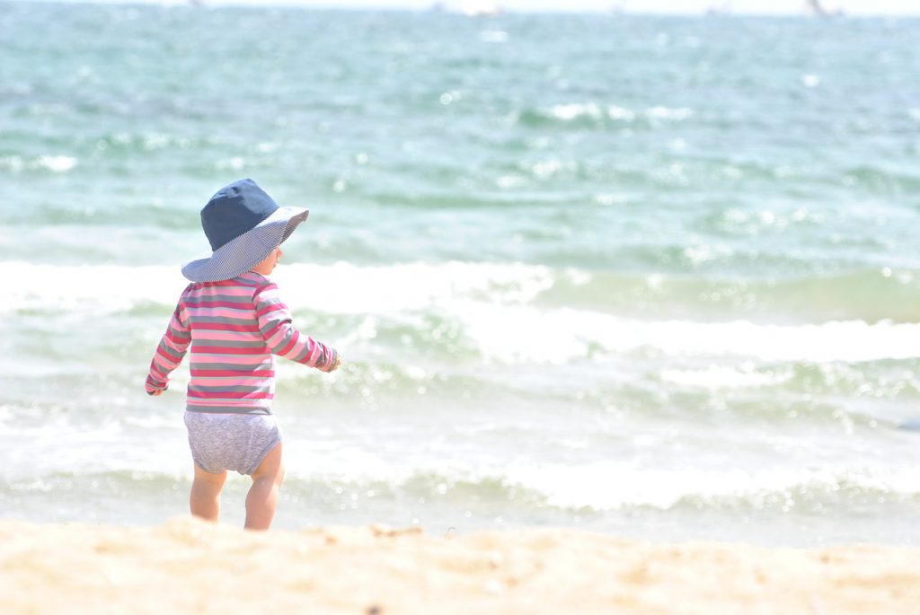 Babys und Kinder vor der Sommer-Sonne richtig schützen!